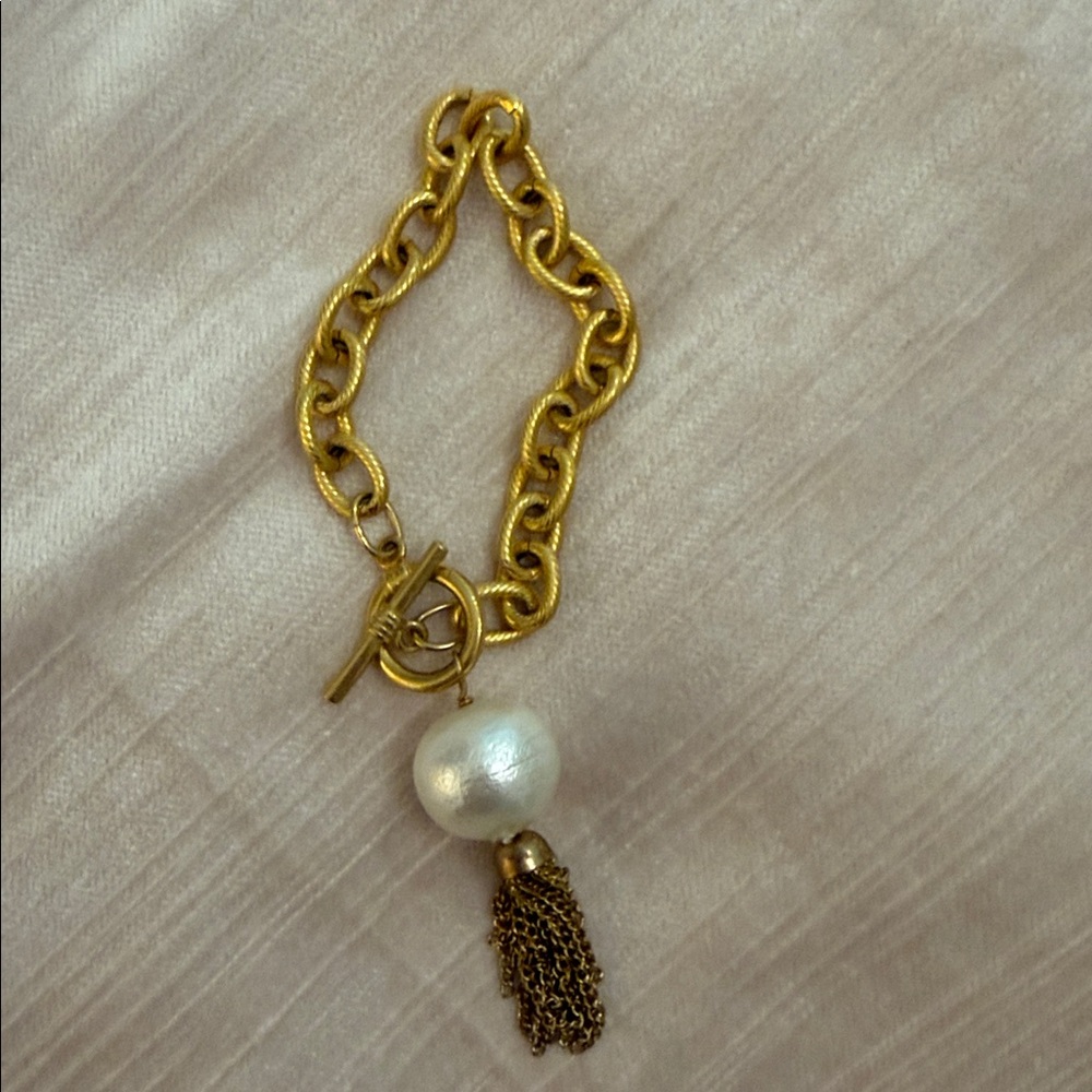 Gold Chain Bracelet with Pearl and Tassel